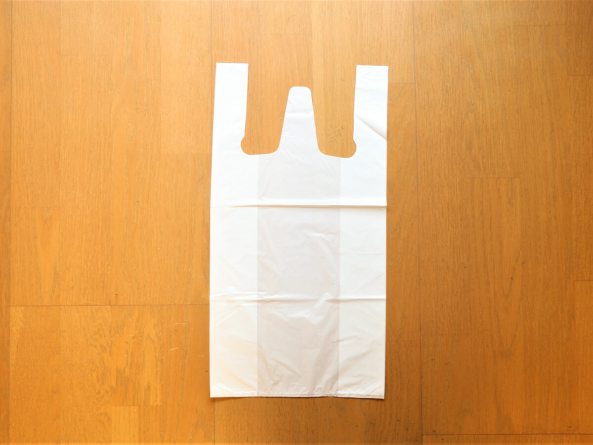 不器用な私でもできた」 ビニール袋を簡単に四角折りする裏技 「すごい」「簡単すぎ」 – grapeグレイプ