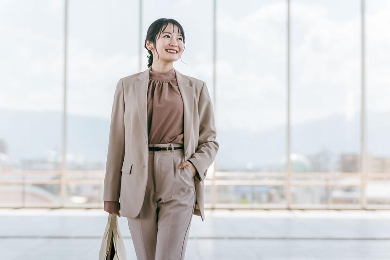 就職・転職の面接で服装自由や指定なし、平服の場合は私服でいいの？スーツの方がいい？バイトルマガジン