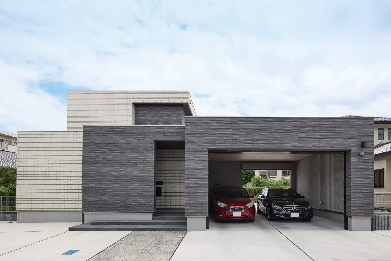 ミニバンの「車庫入れ」は難しい？ ポイントを知って試してみよう - カーライフ通信 - 三井のカーシェアーズ 旧カレコ