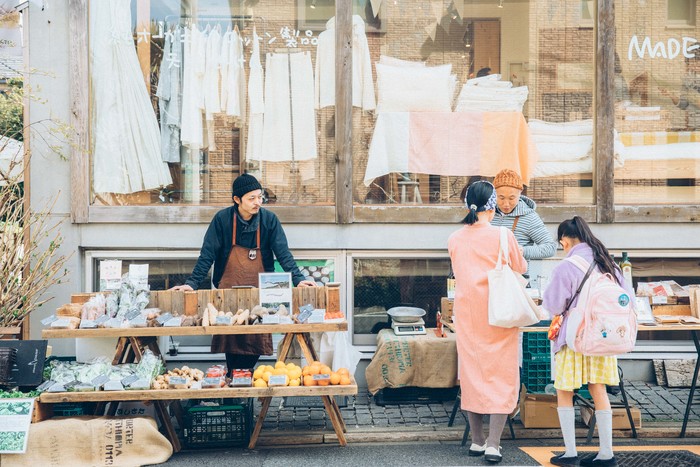 揚げたて“八百屋さんのコロッケ”＋野菜プレート。～ミコト屋さんの“まかないランチ”～LEE