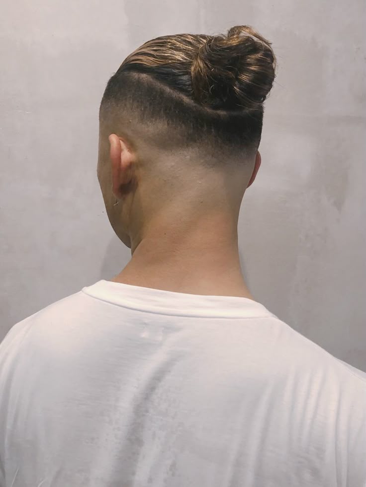 日本橋人形町に佇む新時代バーバーFRANK'S BARBER RESERVECheer up GROOMEN