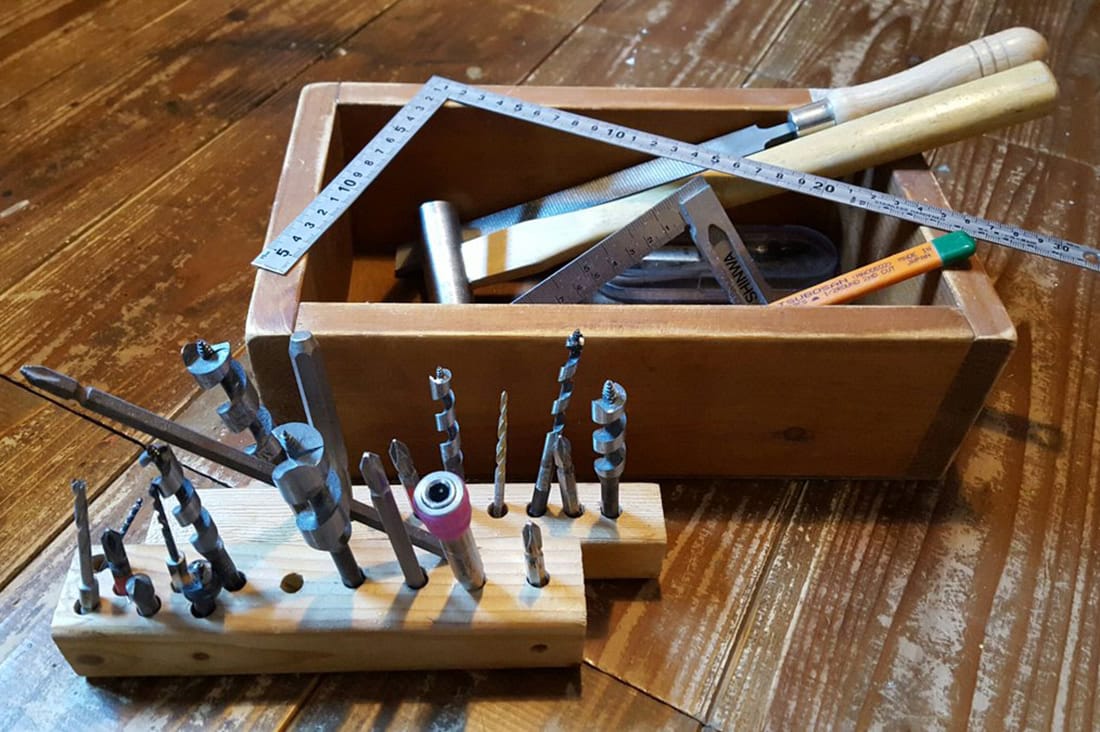 大工のDIY DIY好きの方も必見！！ 余ってる木材で昔から使われている木の道具箱を作ってみた！！ woodtoolbox - YouTube