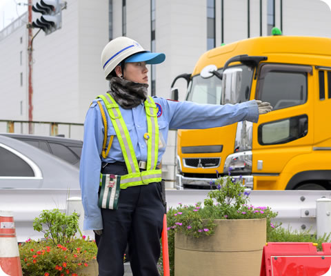 交通誘導員の事故相次ぎ緊急要請 建設現場で死亡事故も 厚木労基署安全スタッフ ニュース労働新聞社