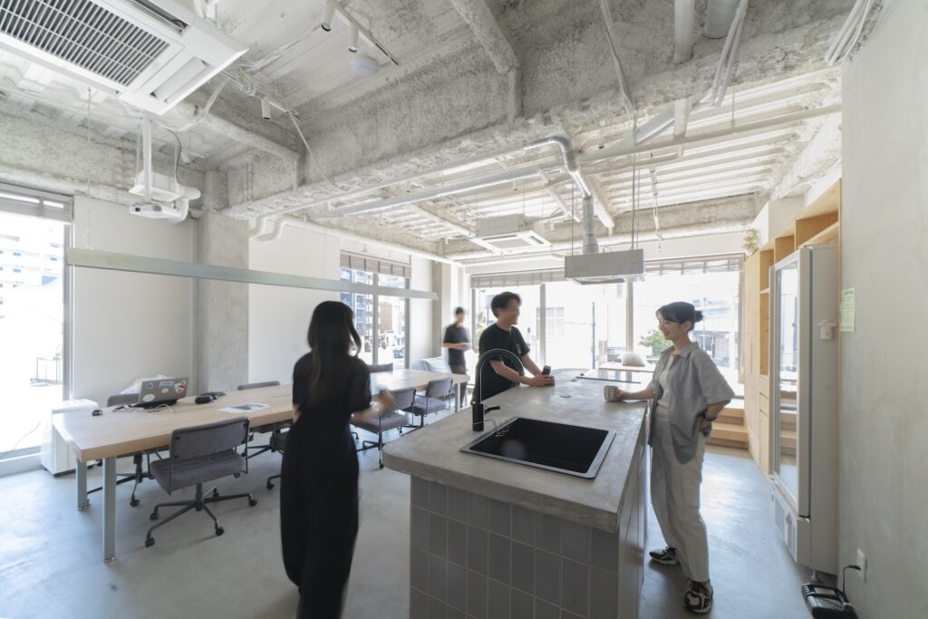 おしゃれなオフィスキッチンの作り方～5つ事例とポイントも解説～ - オフィスデザインの株式会社ワーク