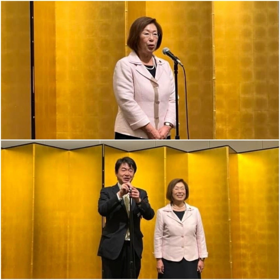 ビジネスマンのイラスト。慌しく仕事をしている若い会社員。のイラスト素材49506950- PIXTA