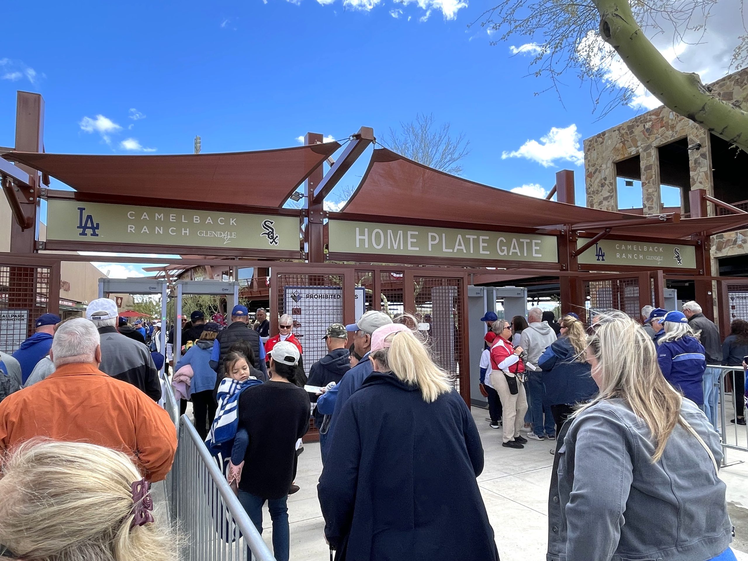 キャメルバックランチ ロサンゼルス・ドジャース、シカゴ・ホワイトソックス- メジャーリーグ観戦・ドット・コム