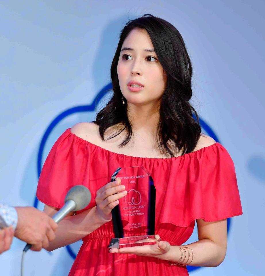 広瀬すずの兄・大石晃也の逮捕の裏側に涙がこぼれ落ちた 広瀬家を突如襲った不幸 父親の病気や多額の借金に驚きを隠せない- Moe Zine