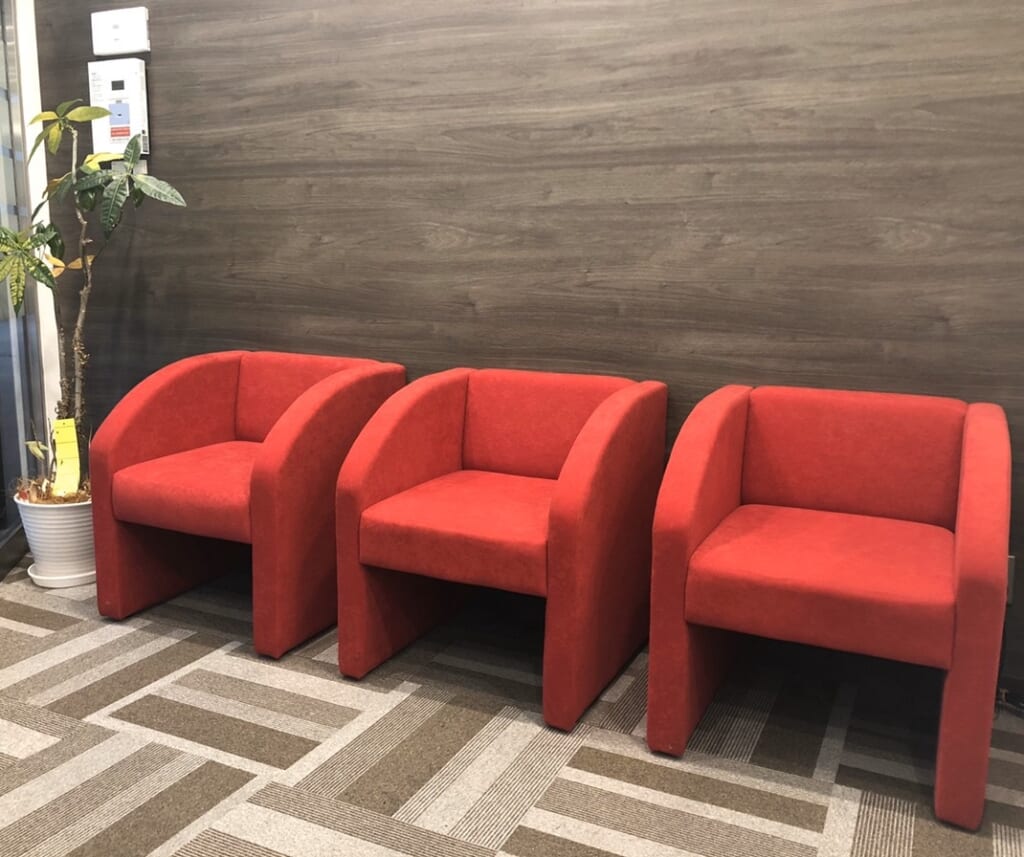 📍東梅田駅すぐ, ディオスマーラータンが, 東梅田に3号店NEW OPEN！, 世界で2000店舗以上を展開,大型人気ブランドの最強マーラータン！, ✅ スタバ級に広くておしゃれ, ✅ 無料食べ放題が6種！, アイス・お菓子・フルーツまで進化, ✅具材60種×豚骨ベースのコク旨スープ, ✅ 予算1500円で大満足, ✅ 学割15%オフで夏休み親子マーラータンもあり！,