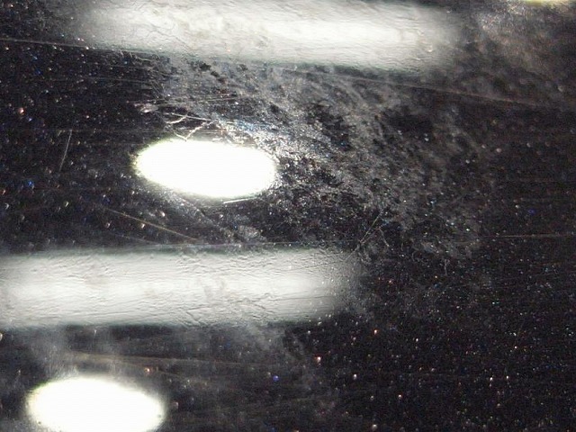 車に付いた鳥のフンの落とし方～固着化していればクリーナー等のカー用品が便利 - COBBY