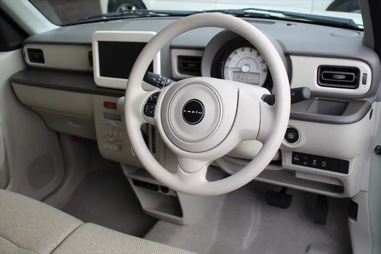 レクサスUX購入ガイド「レクサス車としては稀なお買い得特別仕様車“Brown Edition”」 - 新車情報の車ニュースを配信中 - 中古車のガリバ