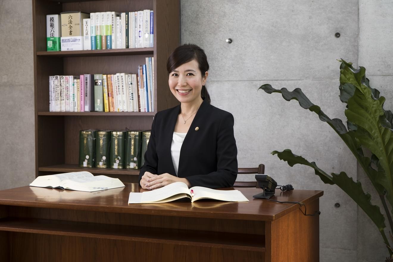 女性弁護士の写真素材写真素材なら「写真AC」無料 フリー ダウンロードOK