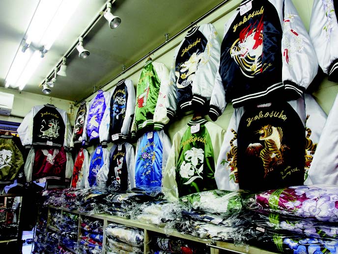 グルメだけじゃない！アメリカをもっと感じる「ドブ板通り」の歩き方newsYOKOSUKA軍港めぐり