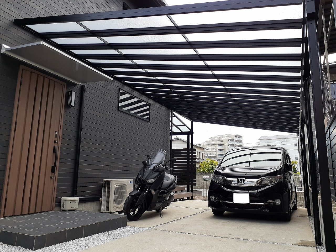 自由設計のテラス兼カーポートで多目的空間に大変身！ 浜松市浜北区Ｈ様邸浜松市・磐田市のエクステリア・外構工事ならパシオン