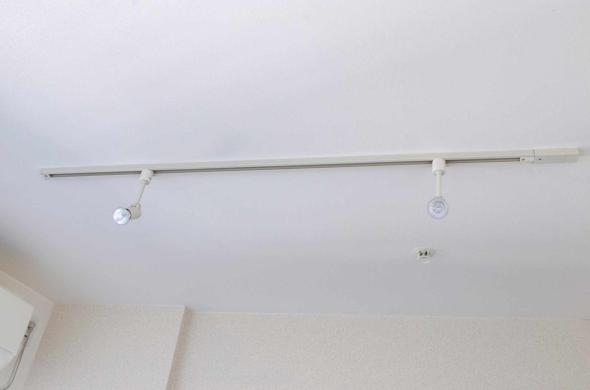 ライティングレール ダクトレール照明 のメリット・デメリットと取り付け費用リフォーム費用の一括見積り -リショップナビ