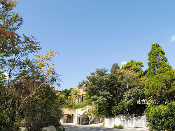 規格外の大豪邸連なる超高級住宅街、六麓荘町の魅力とは