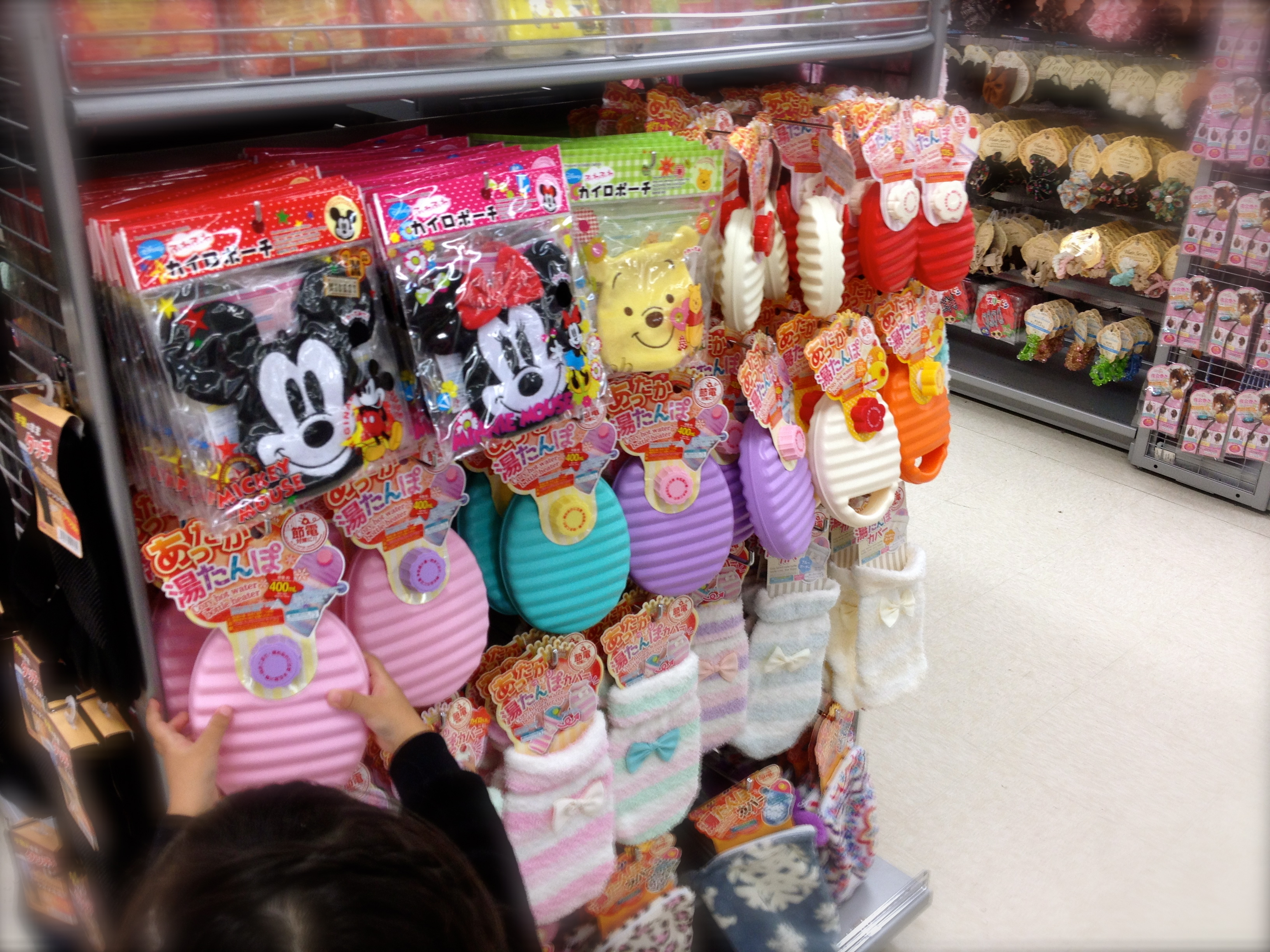 100均の「湯たんぽ」徹底比較まとめ！ダイソー・セリア・キャンドゥのおすすめは？ゆる育ライフ