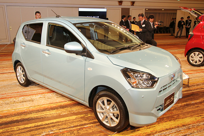 ダイハツ ミライースＦレンタカ