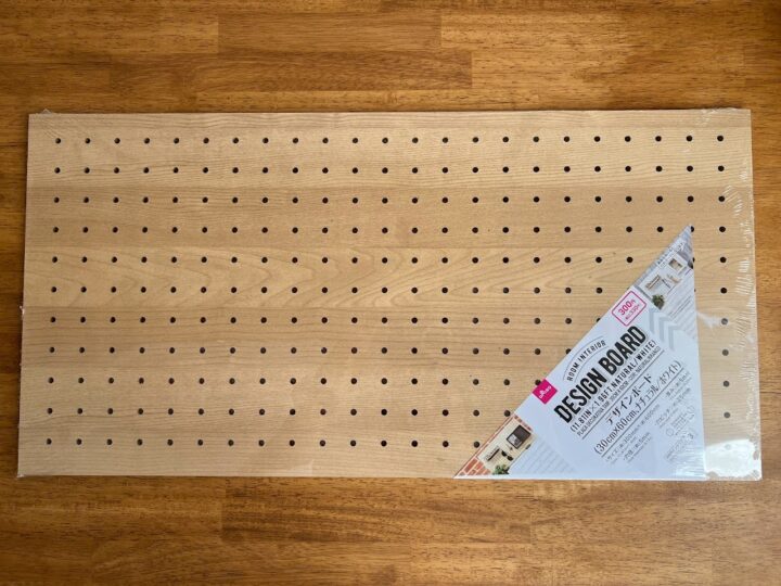 ダイソー 有孔ボードのサイズやフックの種類と活用方法を紹介