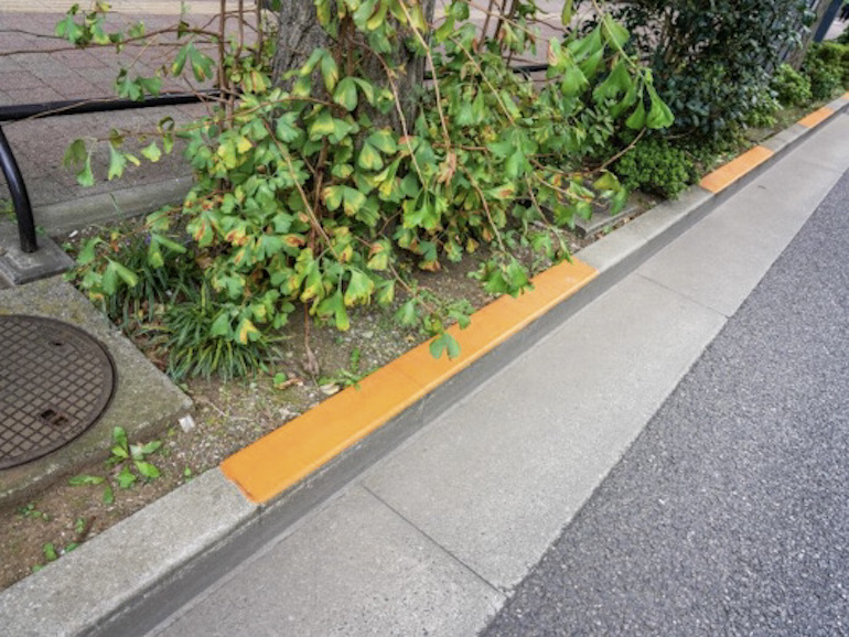 安全用品ストア: 駐車禁止標識 360×120×2mm無反射タイプ表記:車庫に付き駐車禁止107016- 駐車場看板