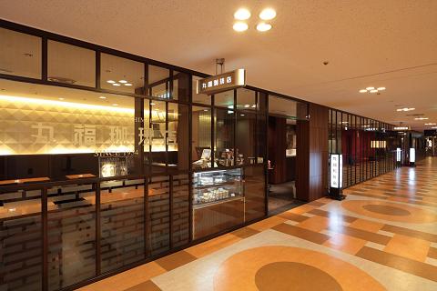 HEP FIVE HEP NAVIO 大阪キタ の観光と行き方