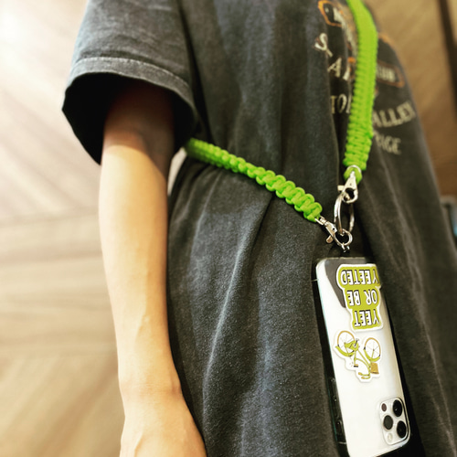 ハンドメイド パラコード・スマホ用ショルダーストラップ パラコードでお花の編み方🌼スマホストラップ📱パラコード編みスマホストラップハンドメイド作り方ハンドメイドTikTok