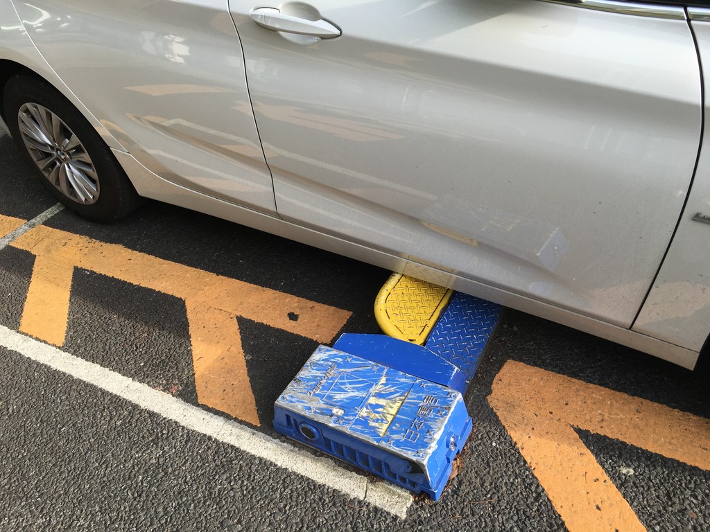 コインパーキングで破損』 ホンダ N-BOX カスタム 2017年モデル のクチコミ掲示板 - 価格.com