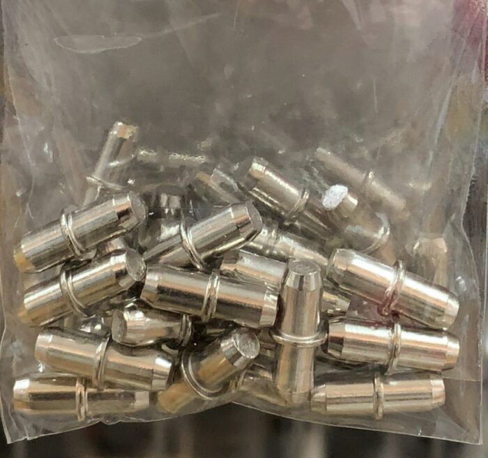 100均ダイソーの「棚ダボ」は100円から売ってる！売り場はどこ？かんたん探し方