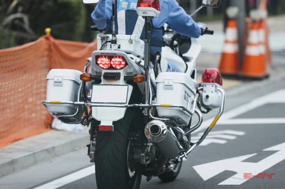 イギリス 青のポリスボックス Police Boxかもめらいおん 絵空事