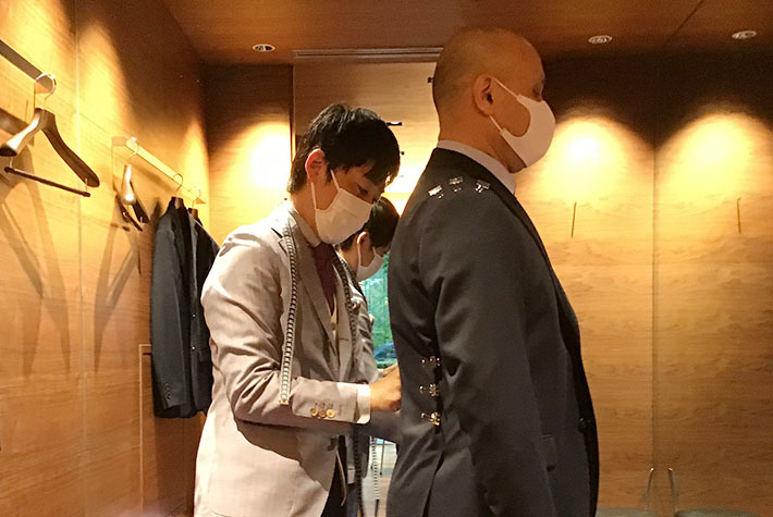 Came-TV Kuminik8 ワイヤレス インカム ヘッドセット 無線機 インターホンシステム 全二重 多人同時通話 ノイズキャンセリング450M通信距離 ミュート機能 遅延ゼロ IP63防塵防水 片耳 左右兼用 リモート増設可能 トランシーバー 業務用 撮影用 ライブ イベント用5セット