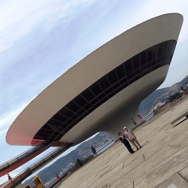 建築家オスカー・ニーマイヤー - OVNI オヴニー・パリの新聞