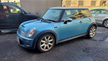 BMW MINIクロスオーバー R60 ブレーキ残量警告灯点灯 リアディクセル低ダストパット交換 松戸市グーネットピット