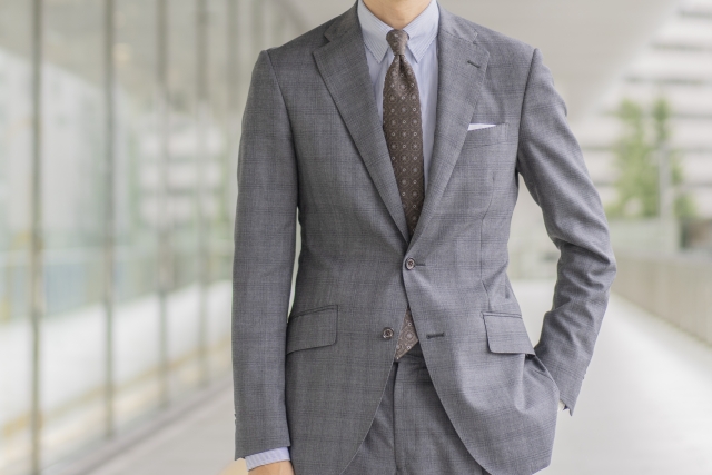 40代におすすめのスーツ特集！年齢に合ったスーツの選び方と大人の着こなし方 - ENJOY ORDER Magazine