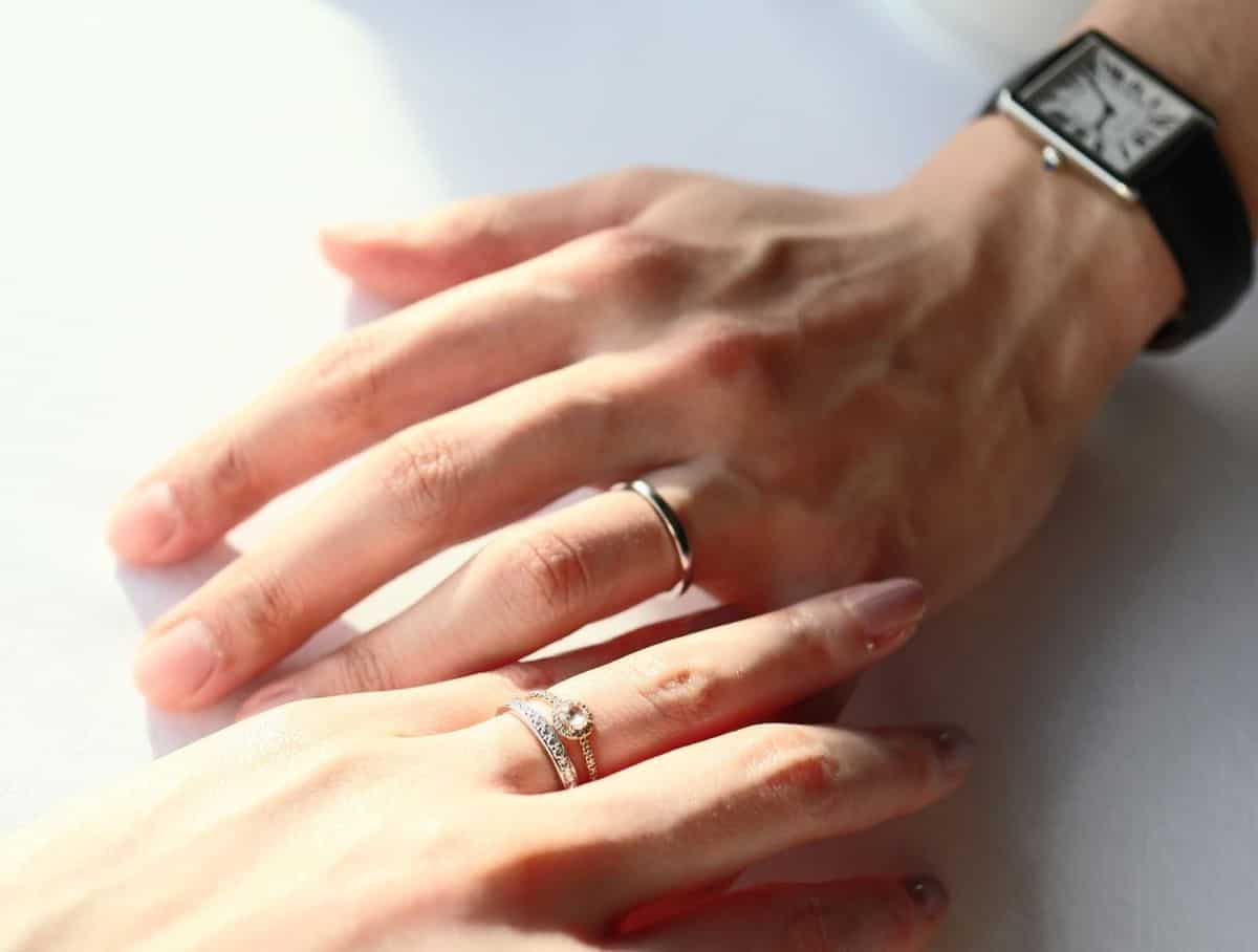 男性必見！ バレずに指輪のサイズを測る方法とは？プレゼント選びの参考に！ 春日井-公式 岐阜・愛知の質屋といったら質屋かんてい局ロレックス、ヴィトン、貴金属始め、ブランド品の買取、販売ならお任せください。茜部、細畑、北名古屋、小牧、春日井、大垣