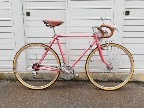 釧路みなとオアシス協議会 -6月30日 月 にクルーズ客船「ハンセアティック・インスピレーション」が釧路港東港区耐震・旅客船ターミナルに入港します！！8：00接岸、19：00出港予定接岸時は歓迎の横断幕でお出迎えし、出港の際には“アトリエノール”様による