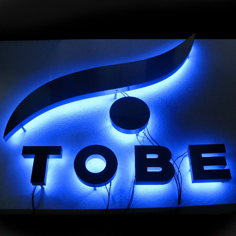 楽天市場 ＼クーポン配布中♪ アクリル 看板 事務所 看板 屋外 表札 会社 オフィス プレート H400mm×W270mm レーザー彫刻 マンション屋外 ロゴ 入稿 カラー 店舗の看板 法人様向け 開業 祝い 戸建 新築 引越 両面テープ ステンレス調 ゴールド調 ドア 室名札 ルーム mb