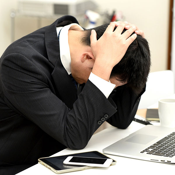 胸ぐらを掴む イラスト440 無料写真