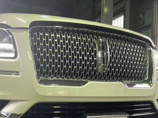 ナビゲーター リアゲートエンブレム リンカーンロゴ 純正 ’03y-’06y アメ車パーツ