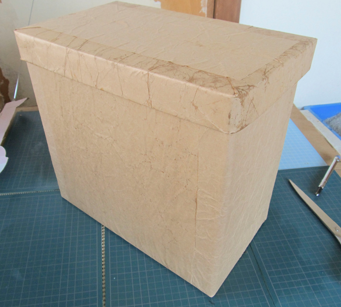 段ボールからテープがはがれないように貼る方法 - コラム - 日東電工ベースマテリアル テープおまかせナビ