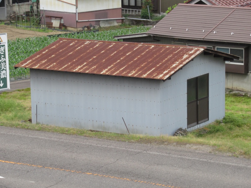 倉庫を工房化計画3・ボロボロのトタン屋根をガルバリウムへBonGreen ボングリーン