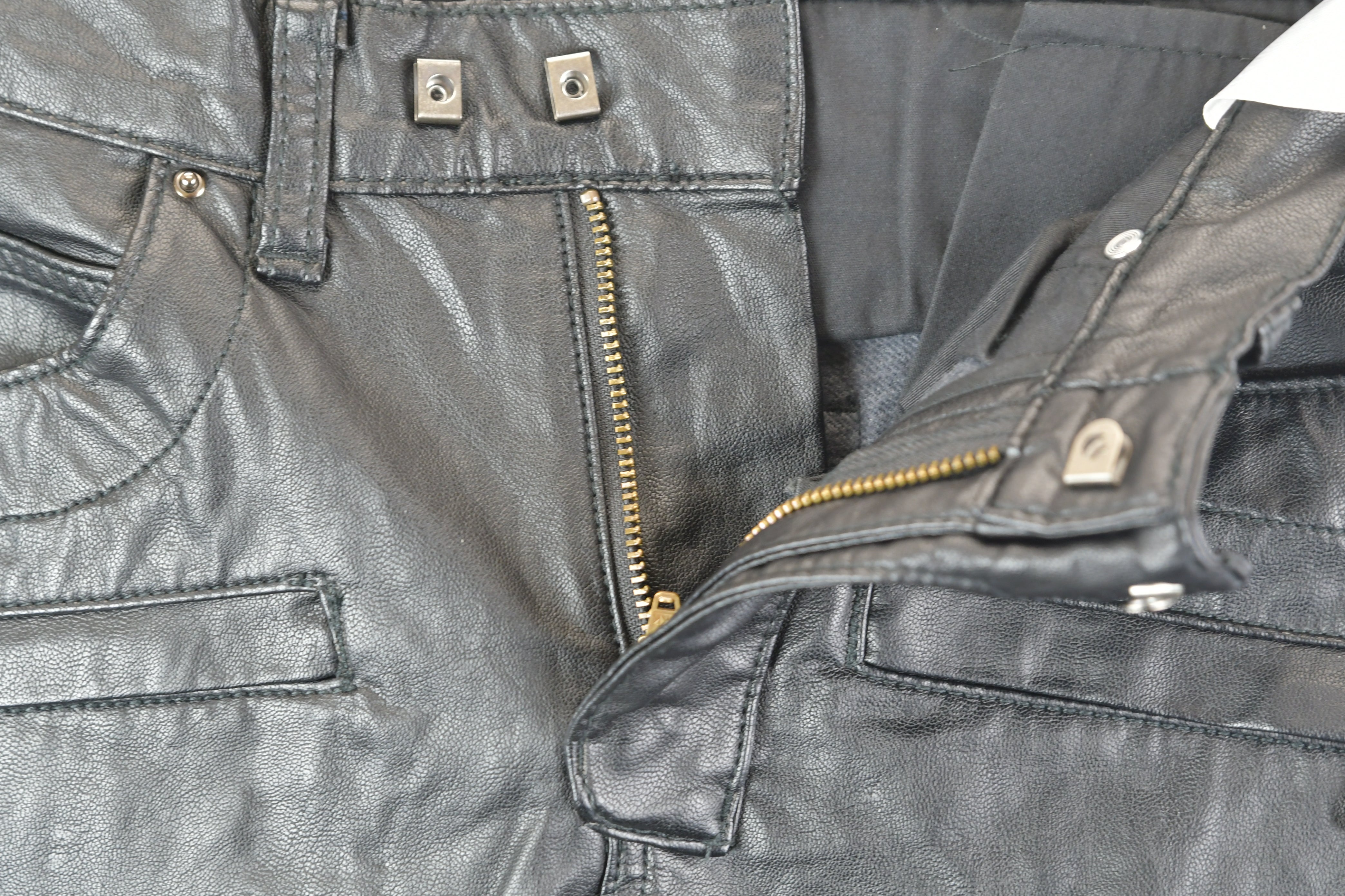 スラックスのファスナーの修理・交換の方法・料金洋服直し事例などお直しコラム