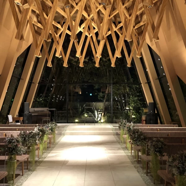 スタッフの方がとても親切なアルカディア小倉」緑に囲まれたチャペルでした。自然光が入りナチュラルな感じです 口コミ・評判GARDENWEDDING アルカディア小倉 営業終了ウエディングパーク