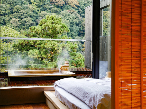 システム運用からの解放！24時間365日運用支援サービスリンクアット・ジャパン