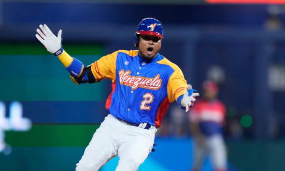 マーリンズのアラエスが３安打で３割９分９厘と４割急接近 史上初の２年連続両リーグ首位打者も照準 - スポーツ報知