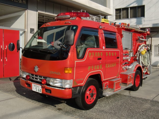 このカッコよさを見てくれ！ EV消防車、欧米で続々デビュー!! - 自動車情報誌「ベストカー」