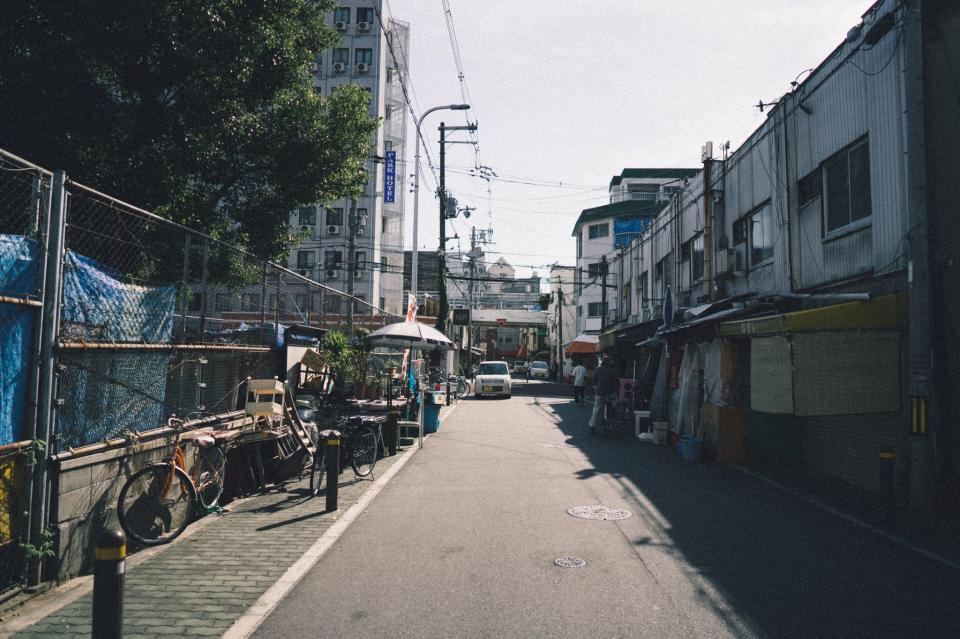 一聞百見】「もう誰も死なせない」…大阪・扇町、西成ホームレス支援に駆り立てた75歳男性の壮絶人生 - 産経ニュース