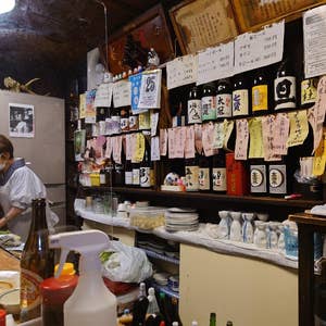 いつもご利用ありがとうございます。 12月と年末年始のお休み営業時間のお知らせです。 喫煙可能店の為、20歳未満の入店ができません。従業員の判断で年齢確認させてもらっています顔写真付身分証明書持参でお願いします。 宜しくお願いします。甲府駅前極甲府極