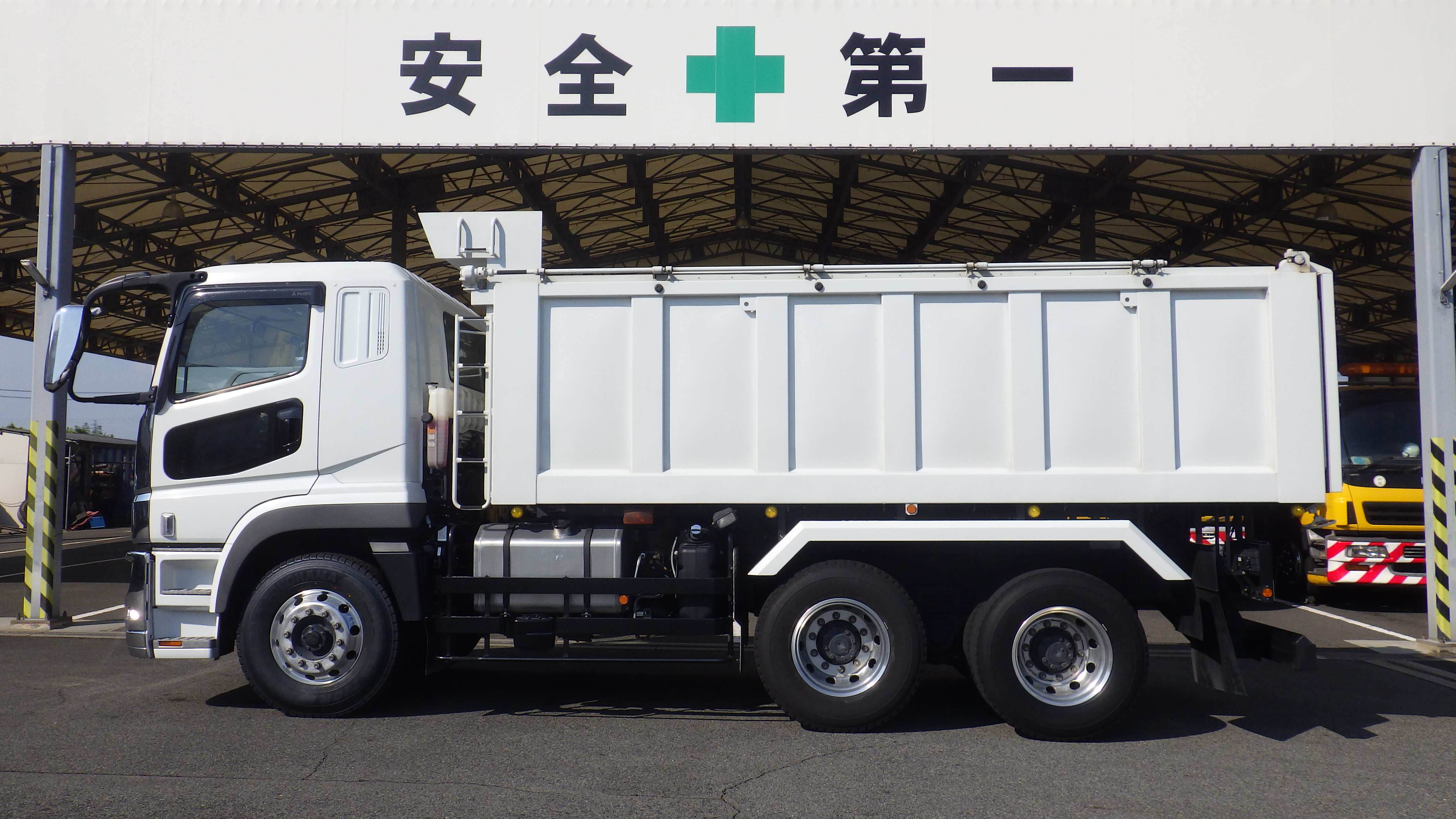 H.14 2002 年 三菱ふそう スーパーグレート ダンプ 水密 庫内ステンレス 検付29 9厳選中古トラック販売の事なら朝日株式会社まで