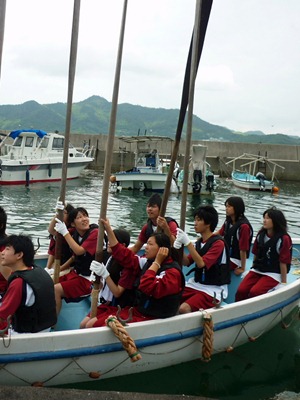 海洋高生がカッターレース