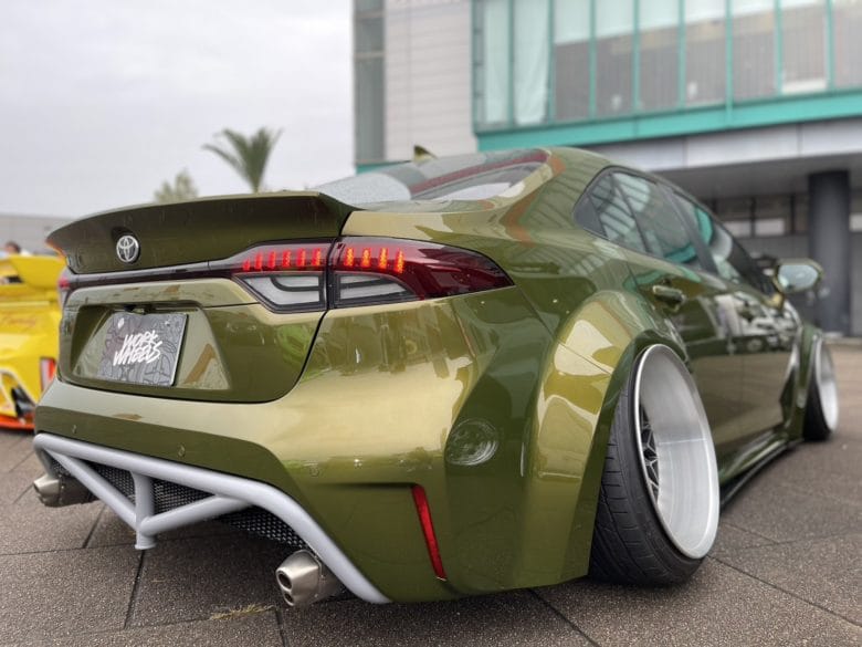 カローラセダンをMIXカスタマイズ!! USカスタムカルチャーをリスペクト！ 足元のドラッグ的なフィニッシュも秀逸なカローラ 1500GL AE70カスタムCARカスタムカーオールジャンルのカスタムカー大集合NOSWEB