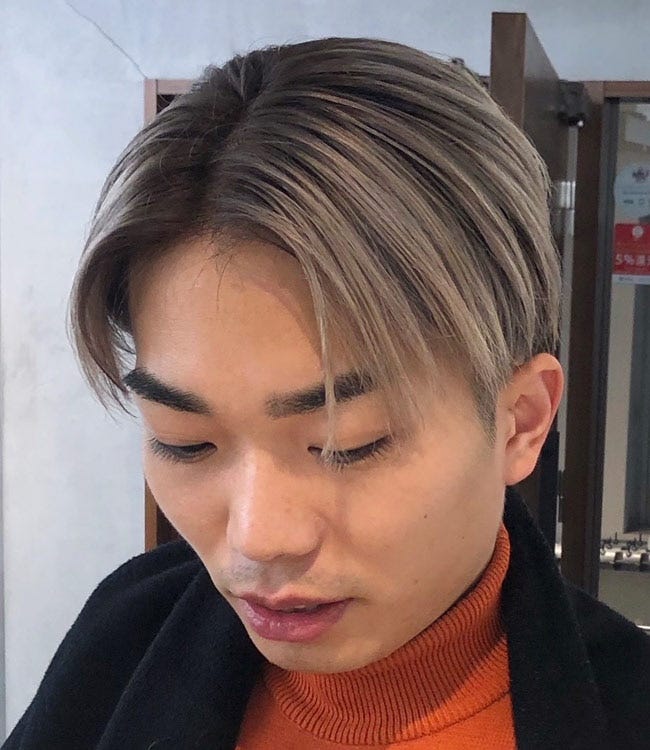 学生さん、社会人にとてもおすすめのハーフアップ 夏ものすごく暑いので、爽やかにキメていきましょう🤩 後ろも刈り上げてスッキリ👍是非いいねと保存してオーダーしてください！！メンズヘア 渋谷メンズ メンズ髪型 ハーフアップ ツーブロック 爽やか メンズ髪型 渋谷